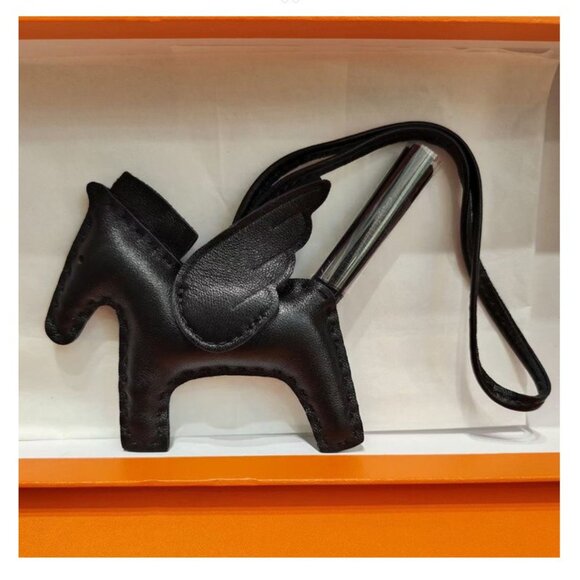 Leather Horse keychain - Picture 2 of 7